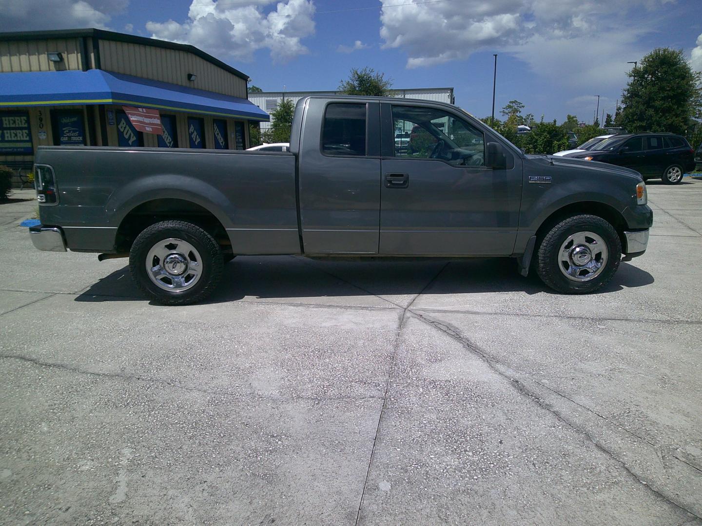 2005 GRAY FORD F-150 STX; XL; XLT; (1FTPX12555N) , located at 10405 Abercorn Street, Savannah, GA, 31419, (912) 921-8965, 31.988262, -81.131760 - Photo#2